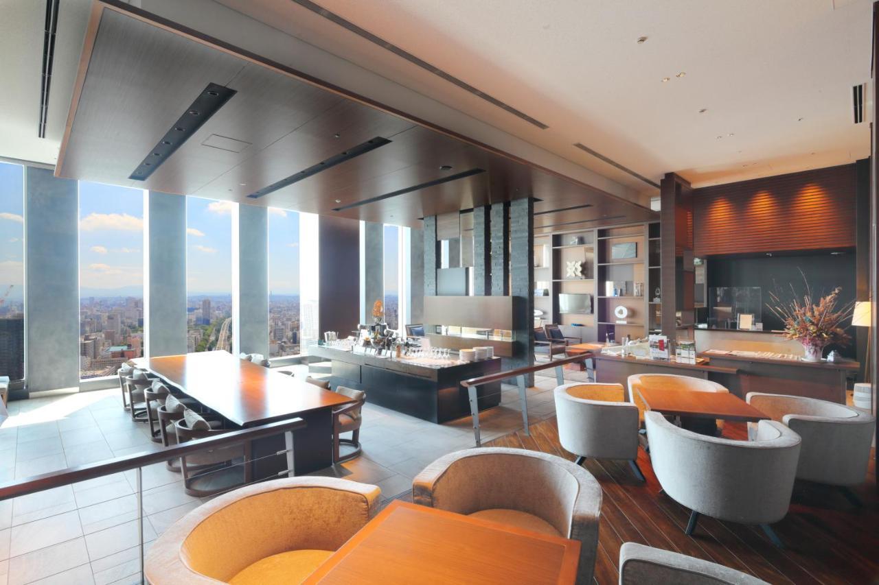 Nagoya Prince Hotel Sky Tower Extérieur photo The Club at the top of the building