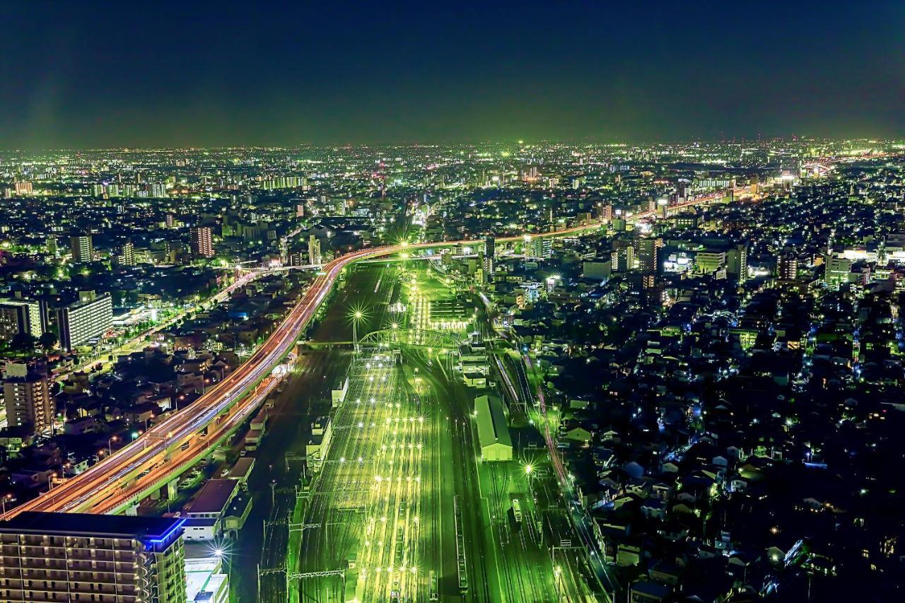 Nagoya Prince Hotel Sky Tower Extérieur photo Aerial view of the highway at night